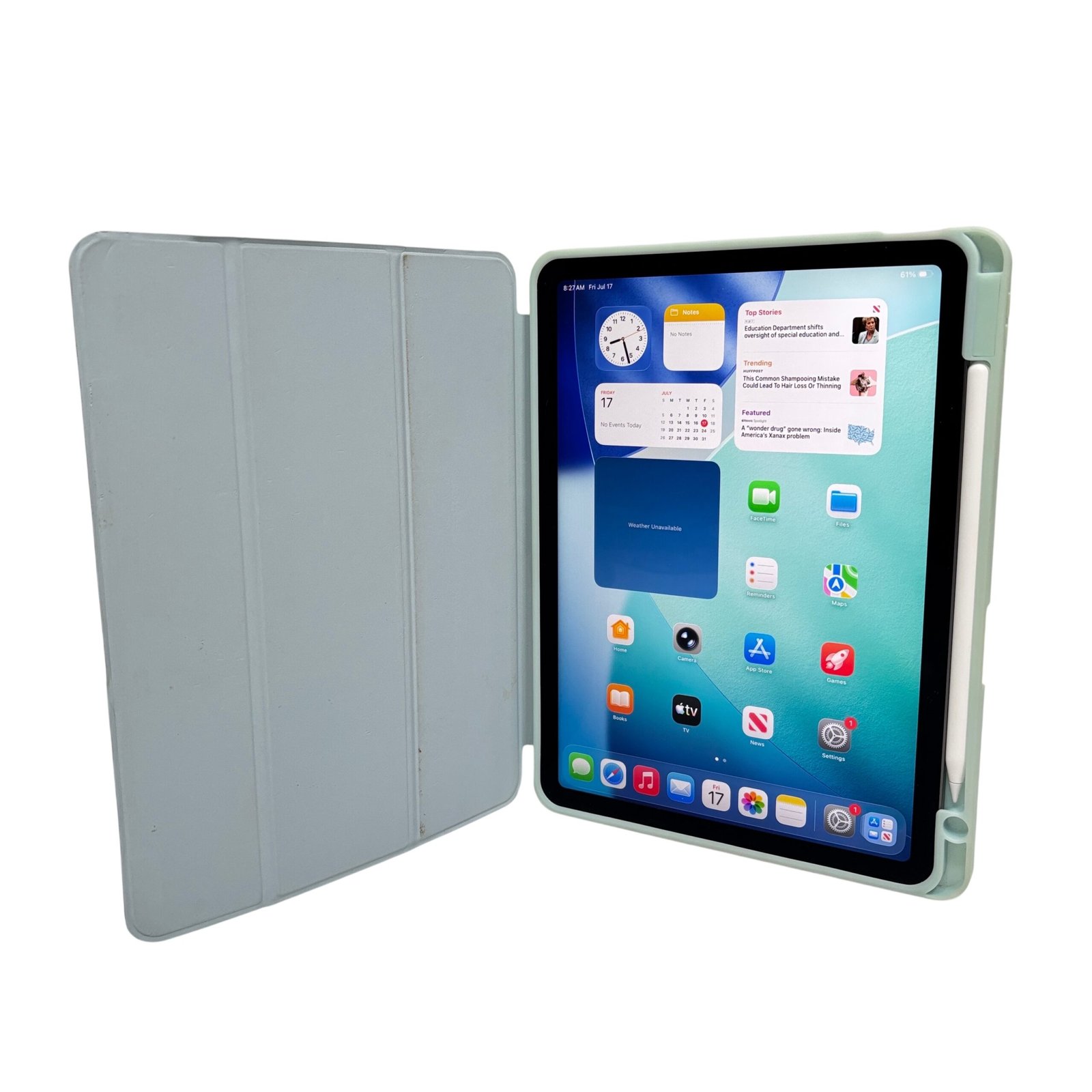 0e1bfe3e-898a-4476-afd6-7ca3eb47c691.jpg Apple iPad Air 5th Gen MM9C3LL/A 64GB M1 Wi-Fi 10.9" Tablet - Space Gray - Image 1
