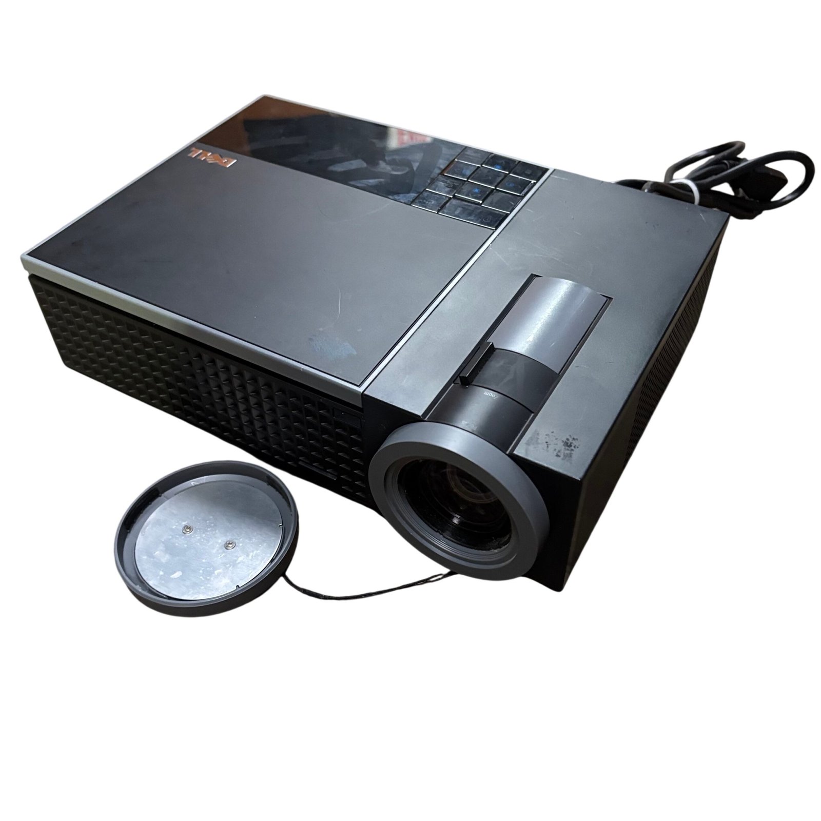 10c7b1f4-2648-45b4-8f83-2f70817fb109.jpg Dell 1510X DLP 1024x768 Native 3,500 ANSI Lumens Projector - Local Pick-Up Only - Image 1