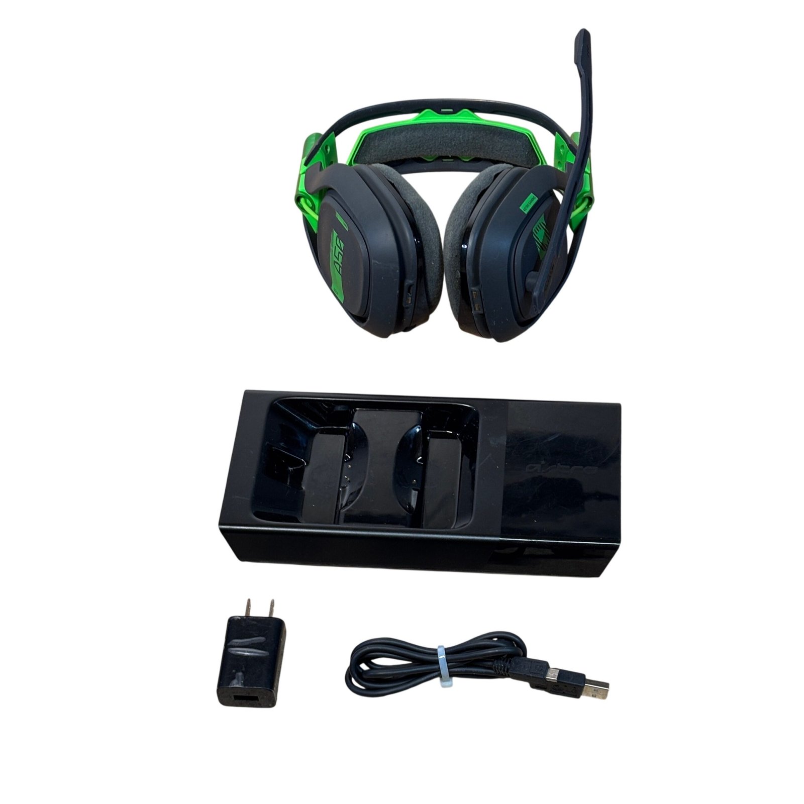 1b94f11a-3524-4741-911b-46742c85e40a.jpg Astro Gaming A50 Green & Black Xbox Wireless Dolby Gaming Headset - Image 1
