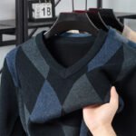 Winter Warm New Men's Plaid V-neck Long Sleeved Sweater Knitted Sweater Fashion Casual Versatile Top - Image 4