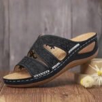 Summer 2025 women's sandals with exposed toes, retro anti slip leather casual women's fashionable versatile sandals - Image 2