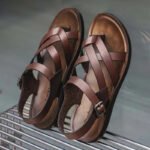 Fashion New Men Gladiators Black Buckle Strap Patent Leather Casual Shoes Summer Rome Breathable Beach Sandals Outdoor Slippers