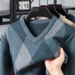 Winter Warm New Men's Plaid V-neck Long Sleeved Sweater Knitted Sweater Fashion Casual Versatile Top - Image 6
