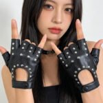 Half Finger Studded Gloves Women Leather Punk Rock Gloves Fingerless Black Rivet Gloves for Motorcycle Driving Stage Performance