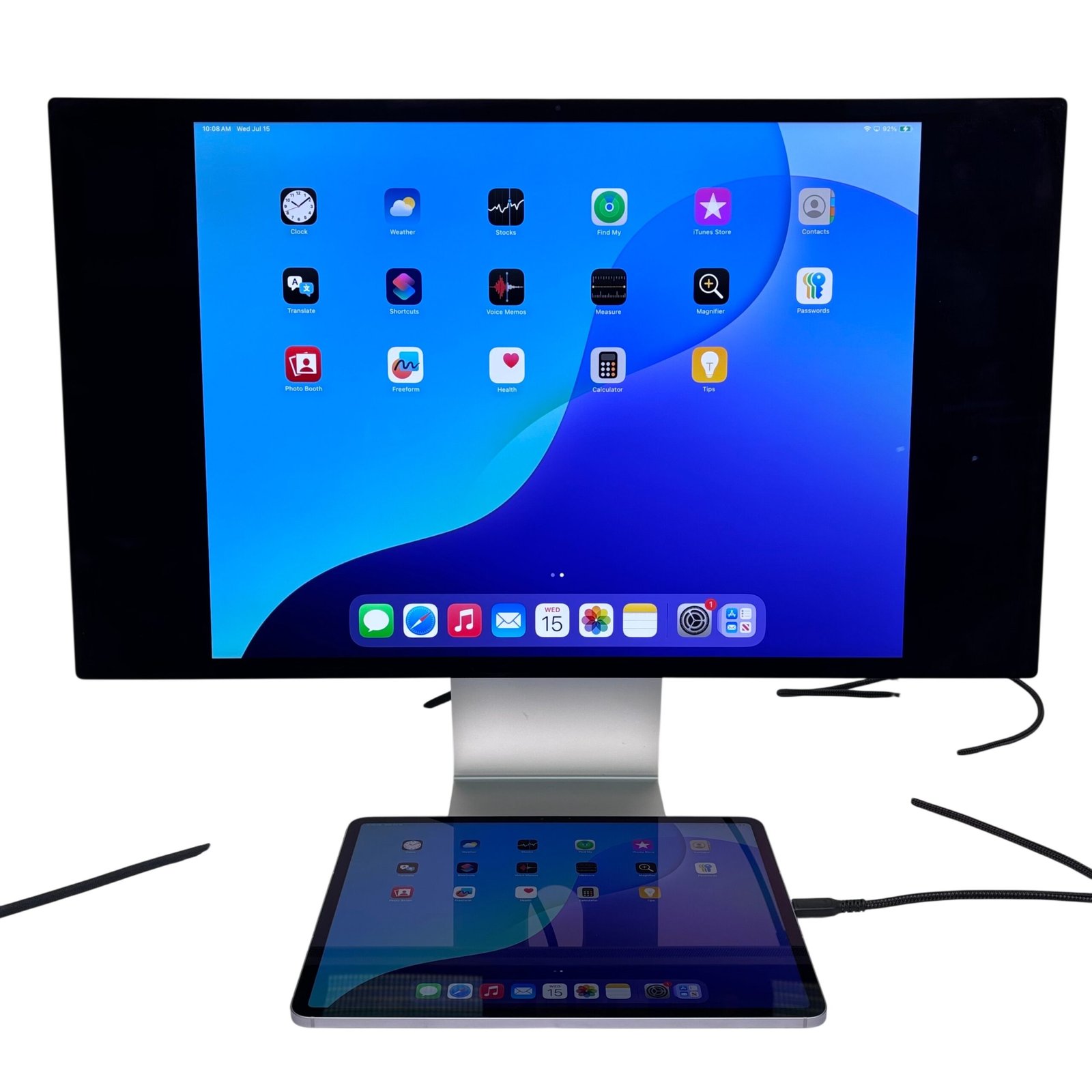 f74ae36d-2d39-44e3-9c0d-d289b3abddbd.jpg Apple Studio Display (Model A2525) 27" 5K Retina monitor **Local Pickup Only** - Image 1