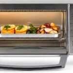 BLACK+DECKER 4-Slice Toaster Oven, TO1745SSG, Even Toast, 4 Cooking Functions Bake, Broil, Toast and Keep Warm, Removable Crumb Tray, Timer