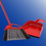 O-Cedar PowerCorner Pet Pro Broom with Step-On Dustpan - Image 2