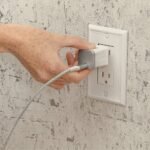 OtterBox PREMIUM PRO USB-C Fast Wall Charger 30W (78-80901) - White - Image 3