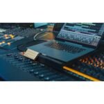 SAMSUNG T7 1TB USB-C Portable Rugged Solid State Drive Black MUPE1T0SAM - Image 6